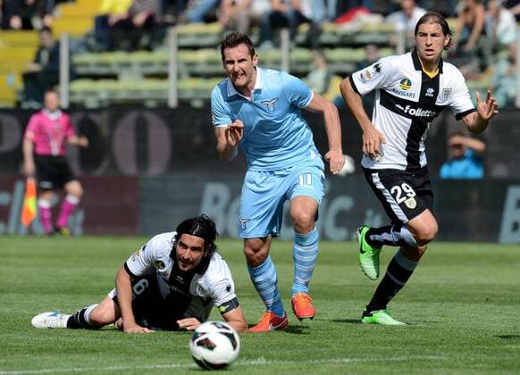 IPP20130428 Football - soccer: Serie A, FC Parma - Lazio Rom, miroslav klose vs alessandro lucarelli, gabriel paletta xHOCHxZWEIx xItalyxPhotoxPressx 