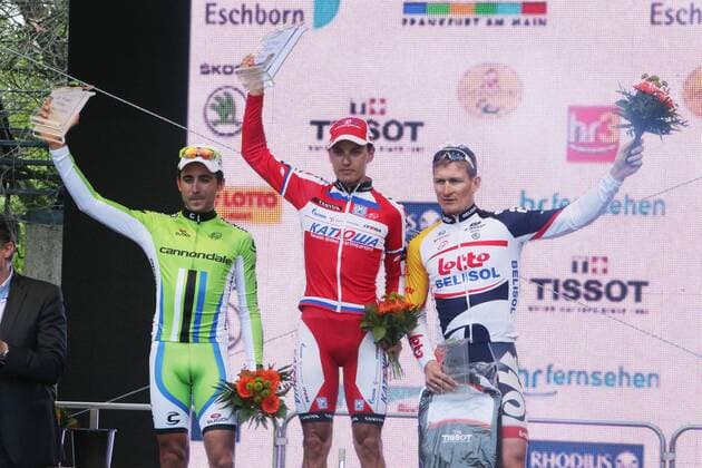 1. Platz an Simon Spilak (SLO) Team Katusha 2. Platz Moreno Moser (CAN) Team Cannondale Pro Cycling und 3. Platz Andre Greipel (GER) vom Team Lotto-Belisol auf dem Siegerpodest , Radrennen 1. Mai 2013, Rund um den Finanzplatz Eschborn-Frankfurt, 1.5.2013 EP_RRZ