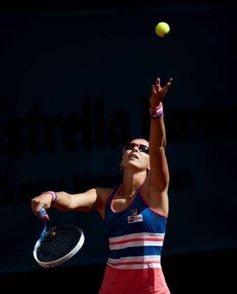 (130505) -- MADRID, May 5, 2013 (Xinhua) -- Yaroslava Shvedova of Kazakhstan serves during the women s first round of WTA Tennis Damen Madrid Open in Madrid, capital of Spain. May 5, 2013. 