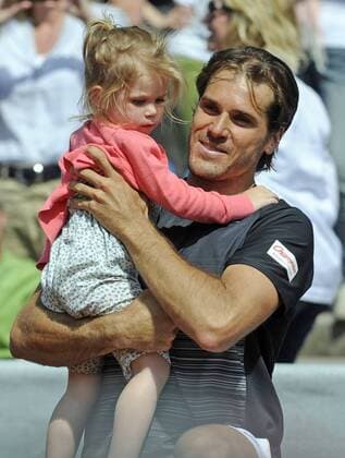 Tommy HAAS (GER) hält nach seinem Sieg im Finale seine Tochter Valentina auf dem Arm. EP_Uln