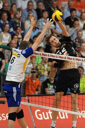 Links Matthew DENMARK (VfB Friedrichshafen), rechts Paul CARROLL (Berlin RV) EP_WSE