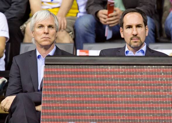 Oldenburg, Niedersachsen, DEU, 05.05.2013, Head-Coach Sebastian Machowski (rechts, EWE Baskets Oldenburg) und Assistant-Coach Ralph Held (links, EWE Baskets Oldenburg). EWE Baskets Oldenburg vs. Telekom Baskets Bonn. Playoff Viertelfinale (1. Spiel), Beko Basketball, Saison 2012 2013. Playoff Viertelfinale EWE Baskets Oldenburg vs. Telekom Baskets Bonn