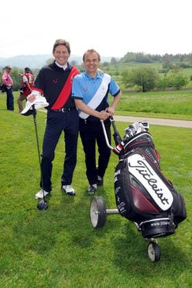 Golfprofi Stephan Gandl links und der ehemalige Fußball-Profi Olaf Thon anläßlich des Eagles Charity Golf Turnier Europapark am 06.05.2013 in Herbolzheim-Tutschfelden.