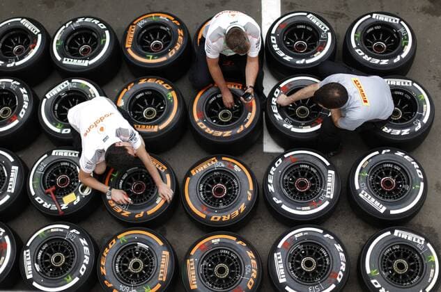 Motorsports: FIA Formula One World Championship 2013, Grand Prix of Spain, tire, tires, tyre, tyres, wheel, wheels, Reifen, Rad xHOCHxZWEIx