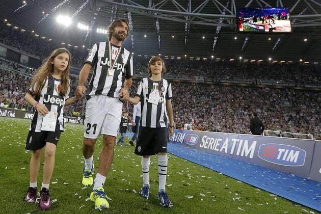 Andrea Pirlo mit Sohn Niccolo und Tochter Angela - Juventus Turin feiert die 31. Meisterschaft (offiziell die 29.) - MarcoxBertorello