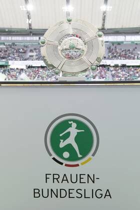 12.05.2013, Volkswagen Arena, Wolfsburg, Frauenfussball Ligaspiel, 1. Liga, VfL Wolfsburg , im Bild Die Meisterschale GER, 1. FBL, VfL Wolfsburg