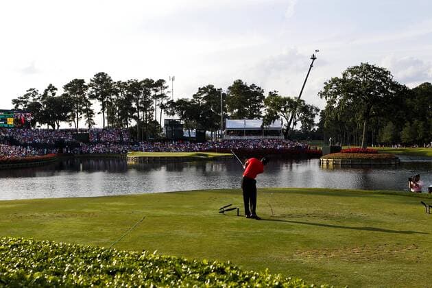 12 May 2013: Tiger Woods tees off on the signature 17th hole during the final round of The Players Championship at TPC Sawgrass in Ponte Vedra Beach, FL. GOLF: MAY 12 PGA Golf Herren - THE PLAYERS Championship - Final Round Icon23154993 EDITORIAL USE ONLY