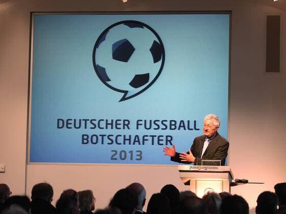 13.05.2013 - Fussball - Deutscher Fussball Botschafter 2013 - JüRa - Horst Förther (Sportbürgermeister Nürnberg) spricht