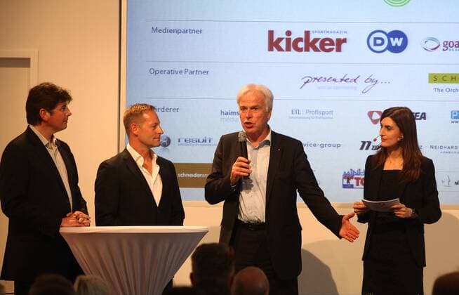 13.05.2013 - Fussball - Deutscher Fussball Botschafter 2013 - JüRa - Rainer Holzschuh (Herausgeber Kicker Sportmagazin) spricht