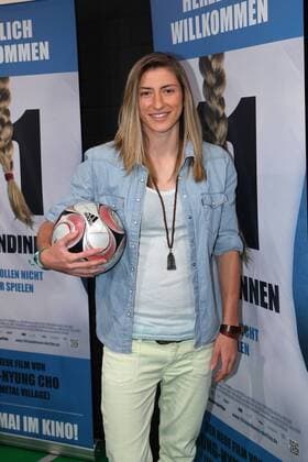 Bianca Schmidt, die Fussballspielerin beim Photocall zur Kinopremiere von 11 Freundinnen am 17.05.13 in Koeln Photocall zur Kinopremiere von 11 Freundinnen in Koeln, 2013 