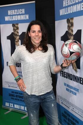 Uschi Holl, die Fussballspielerin beim Photocall zur Kinopremiere von 11 Freundinnen am 17.05.13 in Koeln Photocall zur Kinopremiere von 11 Freundinnen in Koeln, 2013 