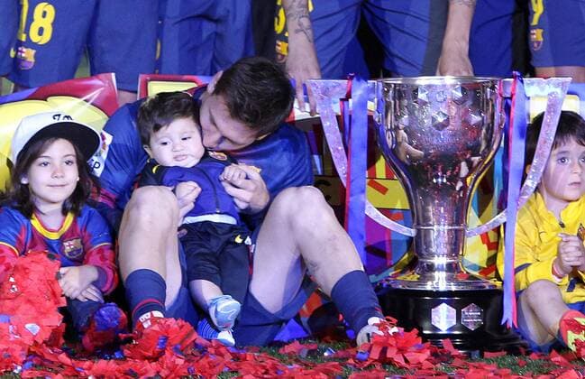 LIONEL MESSI (Barcelona) with son Thiago FOOTBALL : FC Barcelona (Barca) Champion Primera Division 2012 2013 - Liga - 19 05 2013 PACOLARGO 