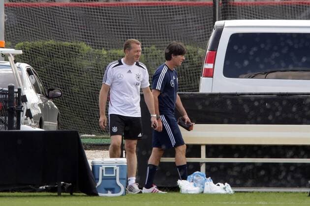 Bundestrainer Joachim Löw und Torwarttrainer Andreas Köpke (D)