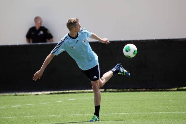 Lars Bender (D)