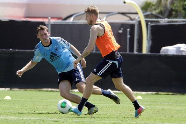 Aaron Hunt (D) gegen Stefan Reinartz