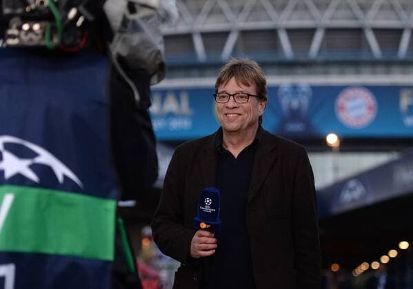 FUSSBALL CHAMPIONS LEAGUE FINALE SAISON 2012 2013 24.05.2013 Borussia Dortmund - FC Bayern Muenchen ZDF Kommentator Bela Rethy vor dem Wembley Satdion 