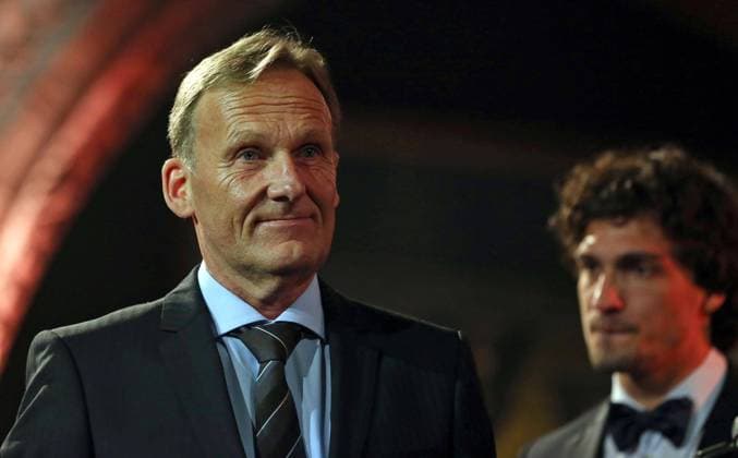 Hans-Joachim Watzke, Geschäftsführer und BVB-Boss, Mats HUMMELS Nr. 15 BVB Emotionen, enttäuscht, Enttäuschung, Frust, frustriert, Trauer ,traurig, verzweifelt, Verzweiflung , FC BAYERN MÜNCHEN - BORUSSIA DORTMUND ( 2- 1) Fussball UEFA Champions League, Finale, im Wembley Stadion London am 25.05.2013 CL Saison 2012 2013, FCB, München, BVB