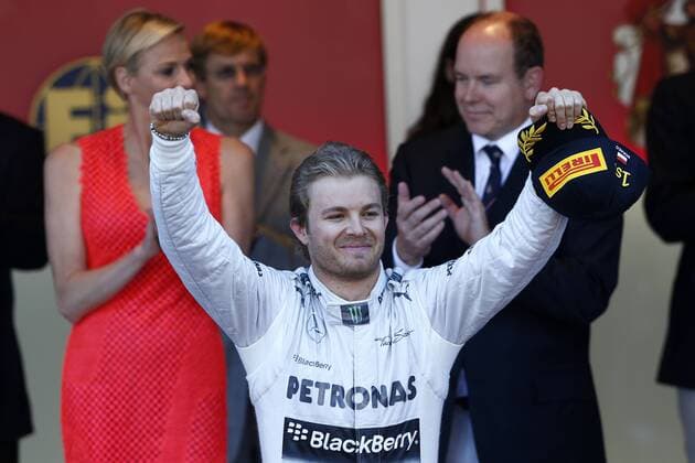 Motorsports: FIA Formula One World Championship 2013, Grand Prix of Monaco, 9 Nico Rosberg (GER, Mercedes AMG Petronas F1 Team), hi.: Fürst Albert II von Monaco mit Gattin Charlene xHOCHxZWEIx