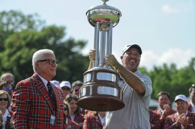 May 26, 2013 - Ft. Worth, TX, United States of America - Boo Weekley, the winner of the 2013 Crowne Plaza Invitational is presented with the championship trophy by Vance Minter, the president of the Colonial County Club in Ft. Worth, Texas, on Sunday May 26, 2013. PGA Golf Herren 2013: Crowne Plaza Invitational MAY 26 - ZUMAc04