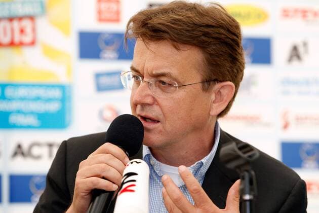 BEACHVOLLEYBALL - CEV EM 2013, Vorberichte, PK WIEN,AUSTRIA,28.MAI.13 - DIVERS, BEACH VOLLEYBALL - CEV Europameisterschaft in Klagenfurt, Vorberichte, Pressekonferenz. Bild zeigt Organisator Hannes Jagerhofer. 