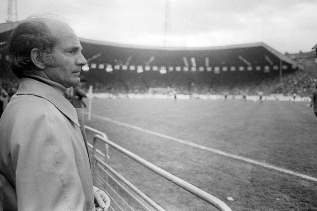 Trainer Dettmar Cramer (FC Bayern München) im Hampden Park in Glasgow, Austragungsort des Endspiels um den Europapokal der Landesmeister 1976