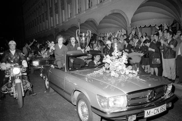 Der FC Bayern München gewinnt den Europapokal der Landesmeister - Autokorso mit Gerd Müller und Franz Beckenbauer