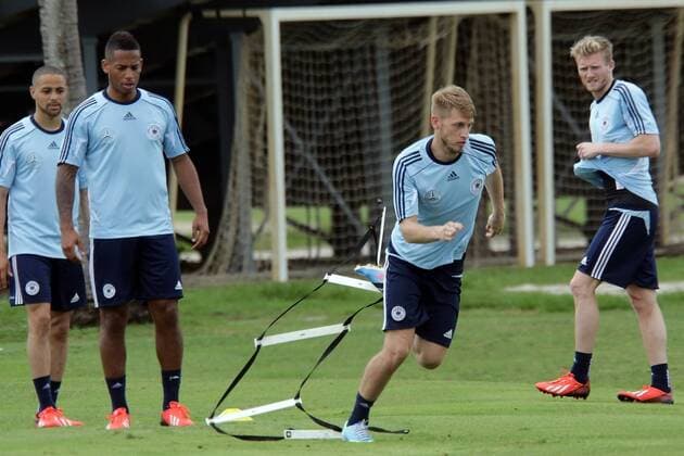 Aaron Hunt (D) trainiert sehr engagiert, Dennis Aogo, Sidney Sam