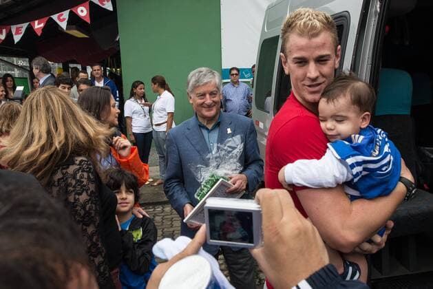 Nationalteam England um Joe Hart besucht das Projekt Sport Relief (Bola Pra Frente). Rio de Janeiro RJ, Brasil 31 05 2013. x(11)xCelsoxPupox xFotoarenax  (16752)