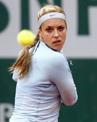 French Open 2013, Roland Garros,Paris,ITF Grand Slam Tennis Tournament, Sabine Lisicki (GER),Aktion, Einzelbild,Halbkoerper,Hochformat,Ballblick,Konzentration,
