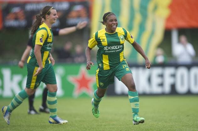 (L-R) Renate Jansen of ADO Den Haag, Lineth Beerensteyn of ADO Den Haag Vrouwen ADO Den Haag v FC Twente KNVB Beker Finale Dames 2012 2013 xVIxWillemxJanxDijkdrentxIVx 1586246