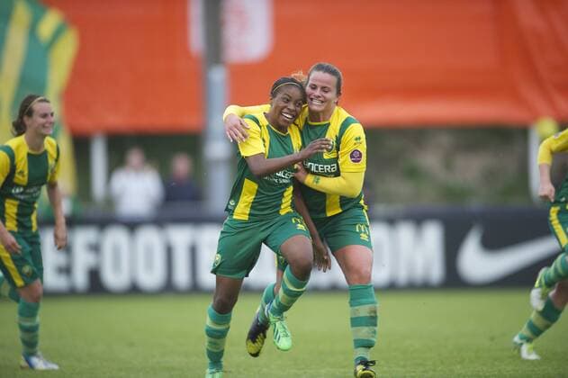 (L-R) Renate Jansen of ADO Den Haag, Lineth Beerensteyn of ADO Den Haag , Kitty Susan of ADO Den Haag Vrouwen ADO Den Haag v FC Twente KNVB Beker Finale Dames 2012 2013 xVIxWillemxJanxDijkdrentxIVx 1586248