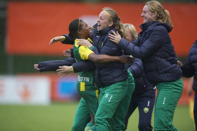 (L-R) Lineth Beerensteyn of ADO Den Haag, Mandy van Dijk of ADO Den Haag Vrouwen ADO Den Haag v FC Twente KNVB Beker Finale Dames 2012 2013 xVIxWillemxJanxDijkdrentxIVx 1586252