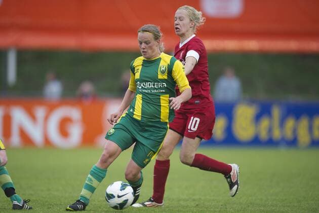 (L-R) Sheila van den Bulk of ADO Den Haag, Maayke Heuver of FC Twente Vrouwen ADO Den Haag v FC Twente KNVB Beker Finale Dames 2012 2013 xVIxWillemxJanxDijkdrentxIVx 1586260