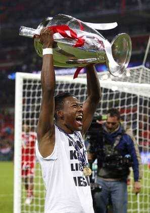 Münchens David Alaba celebrate the victory of the cup during the final of the Champions league between Borussia Dortmund and FC Bayern Munich, Wembley Stadium in London on May 25., 2013. Borussia Dortmund gegen FC Bayern München im Finale der Champions League in der Saison 2012 2013 am 25. Mai 2013.