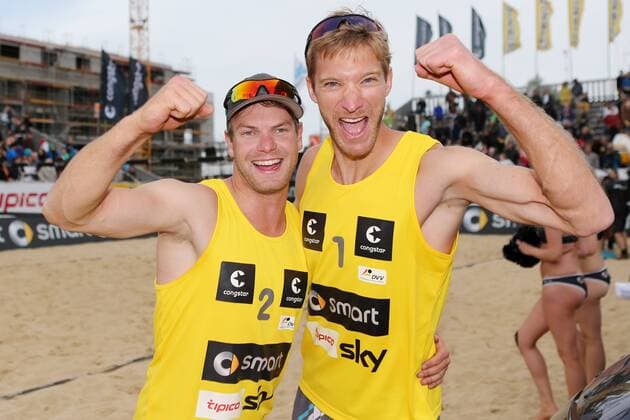 Beachvolleyball: smart beach tour Hamburg 2013, Supercup - super cup, Sieger Sebastian Dollinger und Stefan Windscheif (1.Platz), HOCH ZWEI Malte Christians xHOCHxZWEIx xMaltexChristiansx