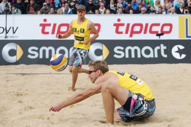 Beachvolleyball: smart beach tour Hamburg 2013, Supercup - super cup, Sieger Sebastian Dollinger und Stefan Windscheif (1.Platz), HOCH ZWEI Malte Christians xHOCHxZWEIx xMaltexChristiansx