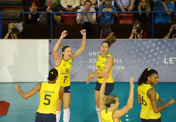 Brazil s players celebrate victory against Russia at the final of 2013 Montreux Volleyball Masters in Montreux, Switzerland, on June 2, 2013. Brazil won 3-0 and claimed the title. (Xinhua Wang Siwei) (SP)SWITZERLAND-MONTREUX-VOLLEYBALL-MASTERS-FINAL 