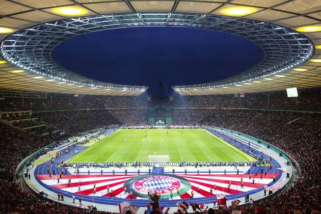 Olympiastadion Übersicht Stadion innen mit FCB Logo, Symbolbild und Illustration aus der FCB Fankurve Fussball DFB Pokal Finale , Berlin, am 01.06.2013 FC Bayern München - VFB STUTTGART ( 3-2 ) Saison1213 , Saison 2012 2013, DFB-Pokal