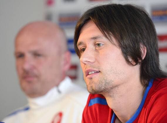 Czech national soccer team player Tomas Rosicky (right) and coach Michal Bilek speak to journalists during a press conference in Prague, Czech Republic, June 6, 2013 prior to the World Cup qualification match against Italy. (CTKxPhoto RomanxVondrous) CTKPhotoP201306060775801  vnd 12