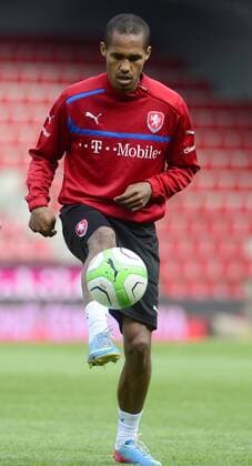 Czech national soccer team player Gebre Selassie trains in Prague, Czech Republic, June 6, 2013 prior to the World Cup qualification match against Italy. (CTKxPhoto RomanxVondrous) CTKPhotoP201306060765601  vnd 10