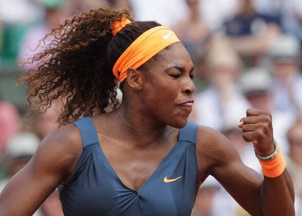(130608) -- PARIS, June 8, 2013 (Xinhua) -- Serena Williams of the United States celebrates a point during the women s singles final match at the French Open tennis tournament in Paris June 8, 2013. (Xinhua Gao Jing) (SP) FRANCE-PARIS-TENNIS-WOMEN S SINGLES FINAL 
