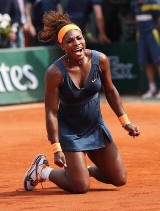 (130608) -- PARIS, June 8, 2013 (Xinhua) -- Serena Williams of the United States celebrates after winning the women s singles final match at the French Open tennis tournament in Paris June 8, 2013. (Xinhua Gao Jing) (SP) FRANCE-PARIS-TENNIS-WOMEN S SINGLES FINAL 