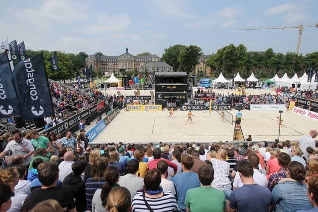 Beachvolleyball: smart beach tour Münster 2013, Supercup - super cup, Übersicht center court, xHOCHxZWEIx xMaltexChristiansx