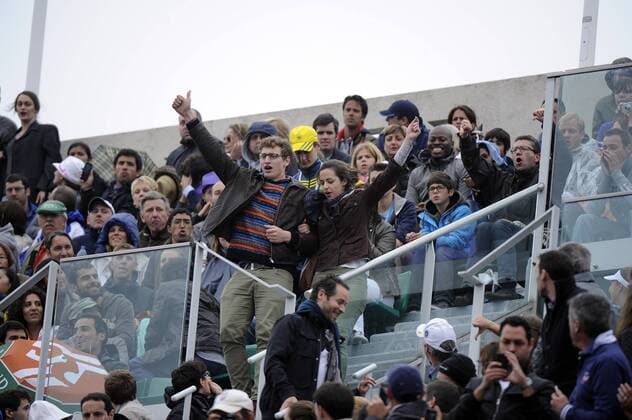 09.06.2013 Paris, France. Children s Rights protesters are escorted from the court in the Mens s Singles Final of the French Open from Roland Garros. xDavidxEmmx  ActionPlus11417132