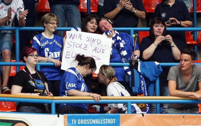 die Fans sind stolz und traurig , 1. Handball Bundesliga 2012 2013, , TV Grosswallstadt - 08.06.2013 EP_RRZ