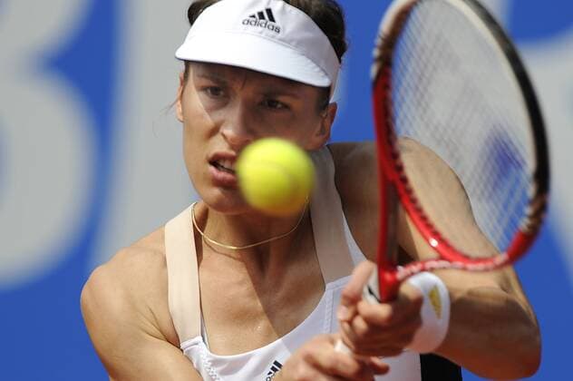 Andrea PETKOVIC (GER), Aktion,Einzelbild,angeschnittenes Einzelmotiv, Halbfigur,halbe Figur. Tennis,WTA Turnier in Nürnberg,am 12.06.2013.