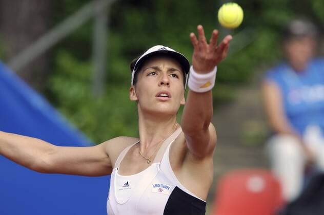 Andrea PETKOVIC (GER), Aktion,Einzelbild,angeschnittenes Einzelmotiv, Halbfigur,halbe Figur. Tennis,WTA Turnier in Nürnberg,am 12.06.2013.