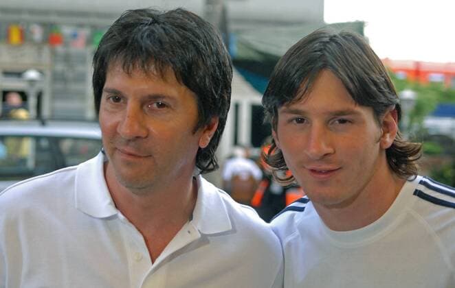 Lionel Messi (ARG) und sein Vater Jorge Horacio in Nürnberg, WM 2006 in Deutschland. Foto: Sebastiao de Souza 