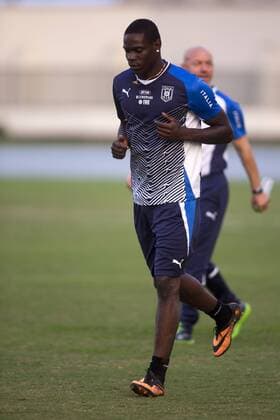 RIO DE JANEIRO, June 14, 2013 - Italy s Mario Balotelli participates in a training session in Olimpic Stadium Joao Havelange, in Rio de Janeiro, Brazil, on June 14, 2013. Italy s National Team will debut on Sunday in FIFA Confederations Cup Brazil 2013 against Mexico at Maracana Stadium. (Xinhua StraffonImages) (itm) (sp) (SP)BRAZIL-RIO DE JANIERO-CONFEDERATIONS-ITALY 