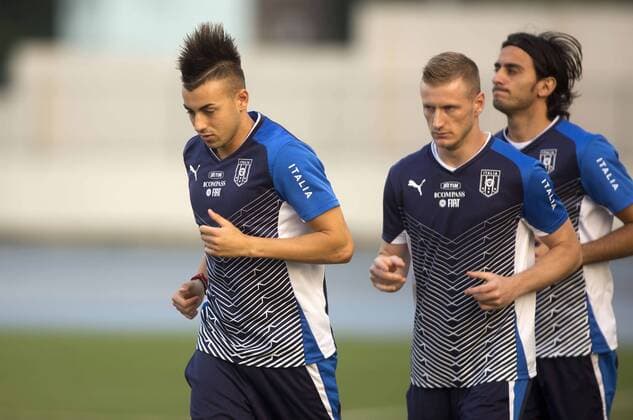 RIO DE JANEIRO, June 14, 2013 - Italy s Stephan El Shaarawy (L) participates in a training session in Olimpic Stadium Joao Havelange, in Rio de Janeiro, Brazil, on June 14, 2013. Italy s National Team will debut on Sunday in FIFA Confederations Cup Brazil 2013 against Mexico at Maracana Stadium. (Xinhua StraffonImages) (itm) (sp) (SP)BRAZIL-RIO DE JANIERO-CONFEDERATIONS-ITALY 